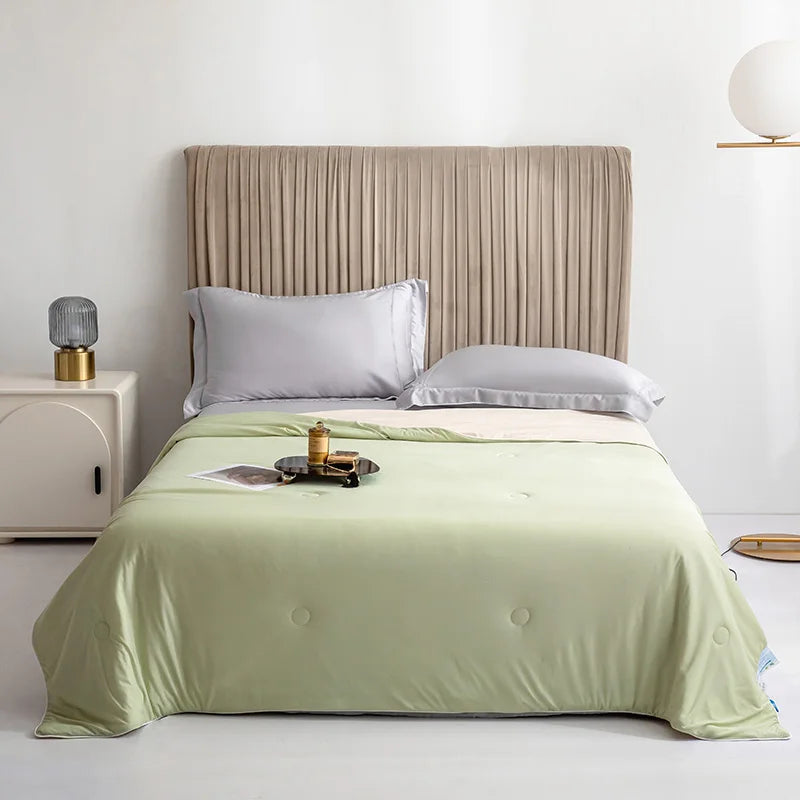 CoolNest™ Ice Silk Summer Comforter – Lightweight, Soft, Twin/King Sizes